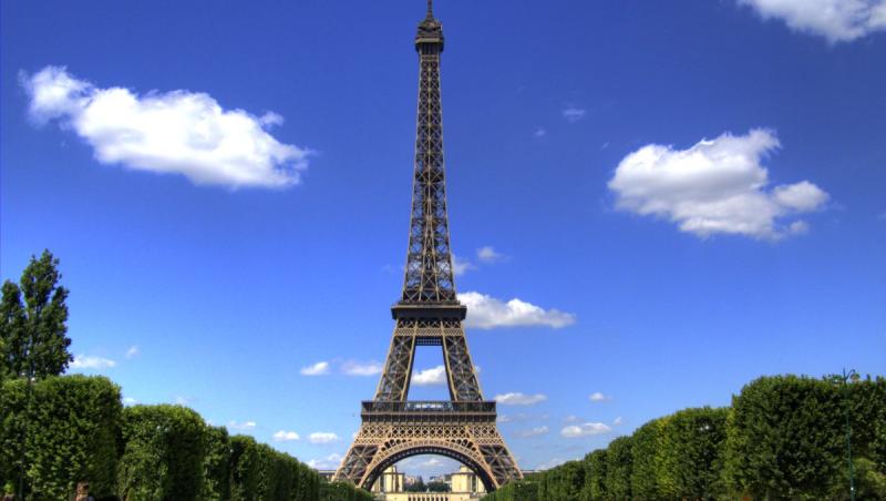 Turnul Eiffel, evacuat dupa o amenintare cu bomba