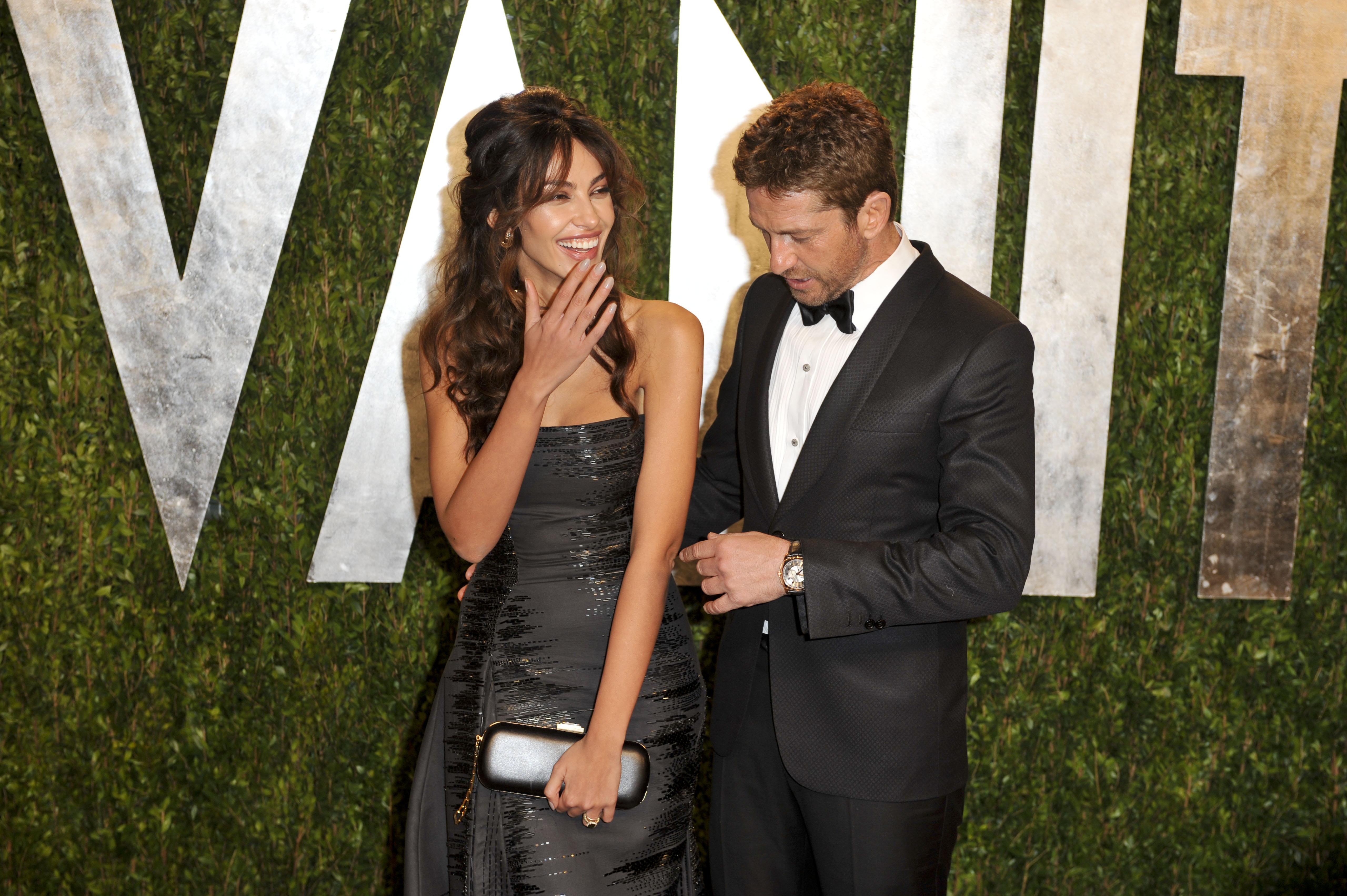 Iubitul Madalinei Ghenea, Gerard Butler, candidat pentru titlul de "cel mai la moda" scotian