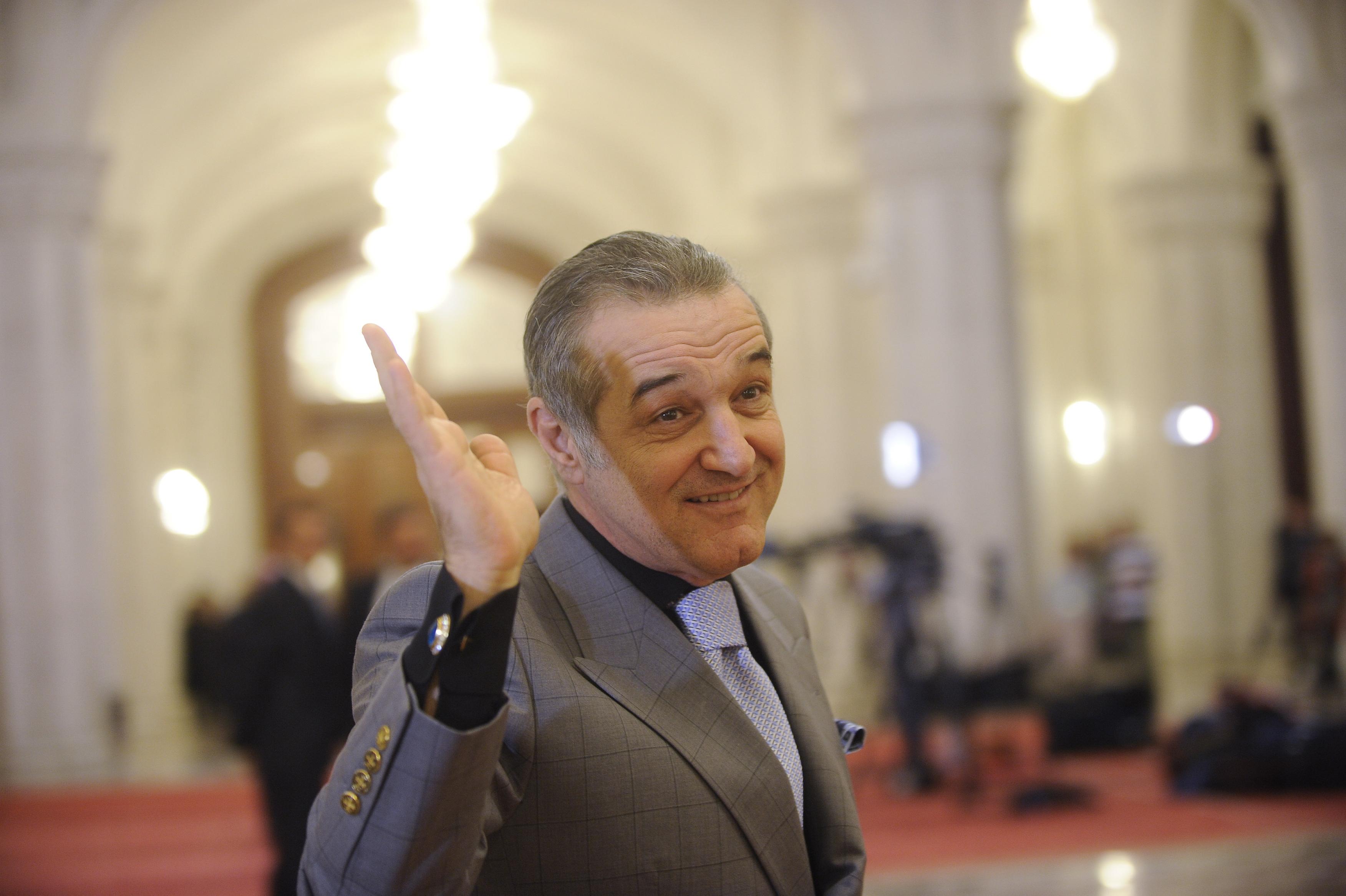 Gigi Becali a evadat din inchisoare ca sa vada meciul Romania – Turcia