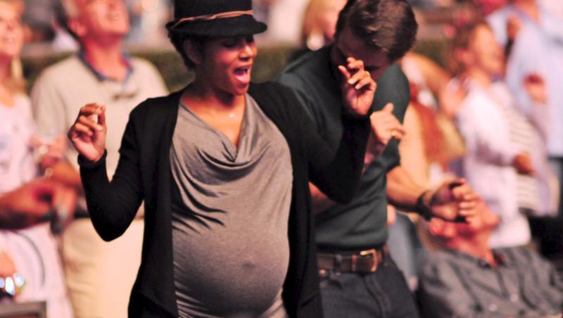 Halle Berry, o gravida nonconformista!