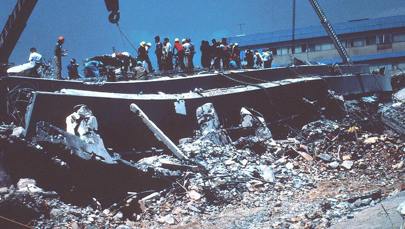 Joi, 19 septembrie 1985: Ciudad de Mexico este zguduit de cel mai puternic cutremur din istoria sa