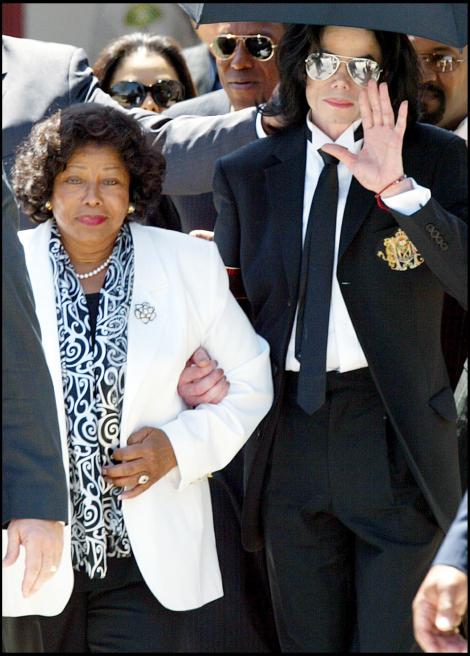 Primul interviu al mamei lui Michael Jackson: „Copiii au mers de zece ori la morga sa-i vada cadavrul”