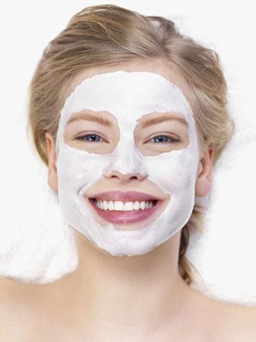 Tratamente faciale EXCLUSIVISTE! Vezi ce proprietati are masca pentru ten cu melci