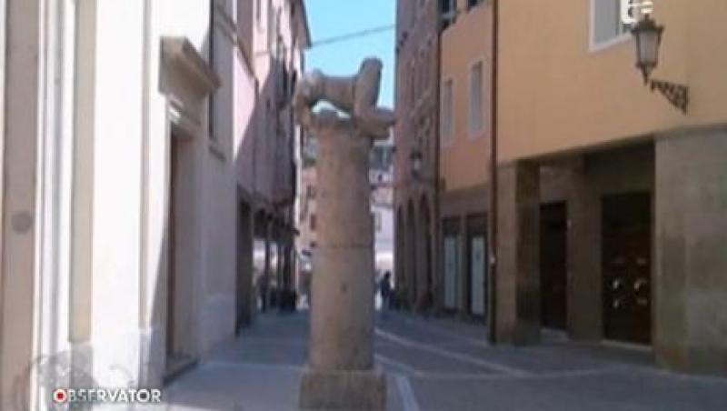 Italia: Statuie celebra din secolul al XV-lea, facuta bucatele de un sofer neatent 