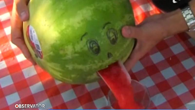 VIDEO! Cu adevarat fresh: Cum se prepara sucul de pepene cu bormasina