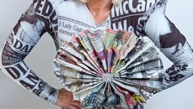 O femeie din Marea Britanie a cheltuit o avere ca sa arate ca Lady Gaga!