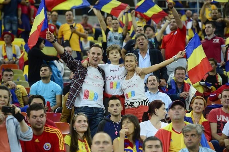  Edi, baiatul care picteaza tricouri castigatoare