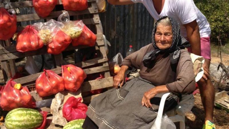 FOTO! Gest impresionant facut de Daniel Buzdugan! A ajutat o batranica in Creta