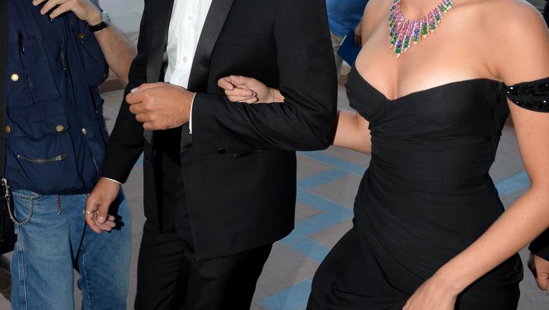 Oh la la! Scarlett Johansson s-a logodit cu un jurnalist francez