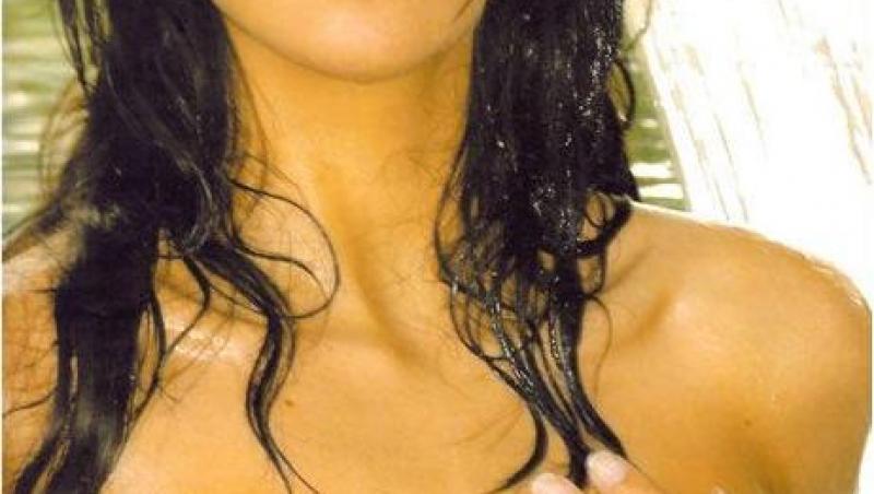 FOTO HOT: Cele mai SEXY iubite si sotii de fotbalisti joaca bine! 