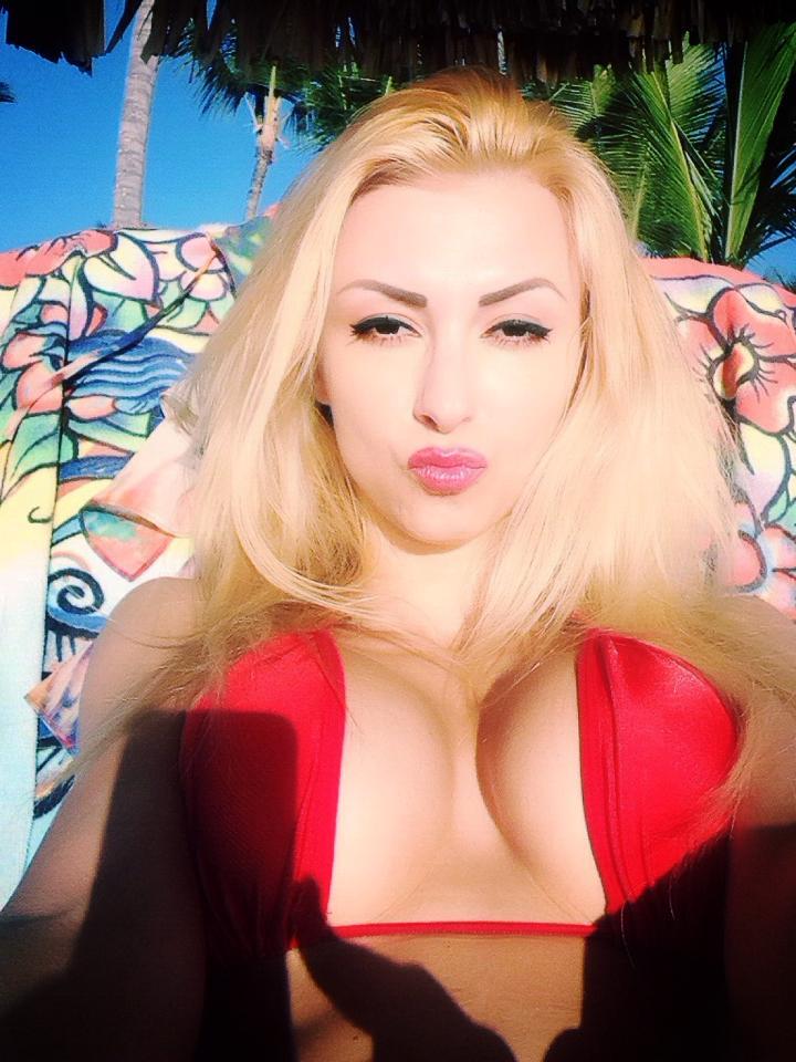 Primiți? Un pupic de noapte bună... de la Andreea Bălan!