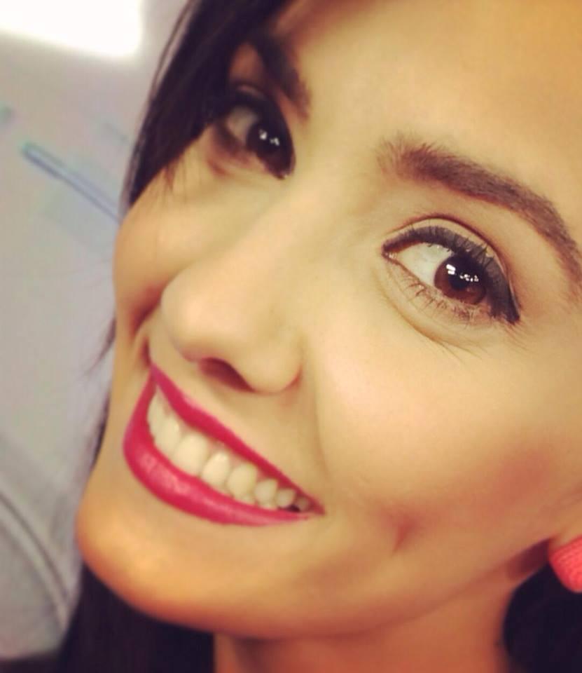 O privire pe care n-o poţi uita prea uşor! Alexandra Bădoi le-a făcut "vremea" frumoasă prietenilor