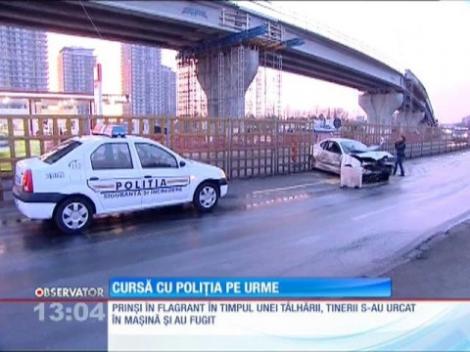 Urmărire ca-n filme, în București! Poliția a prins doi hoți de mașini, după un accident spectaculos!