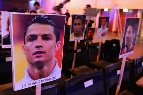 FOTO: Cristiano Ronaldo şi Lionel Messi vor sta unul lângă altul la gala Balonului de Aur 2013