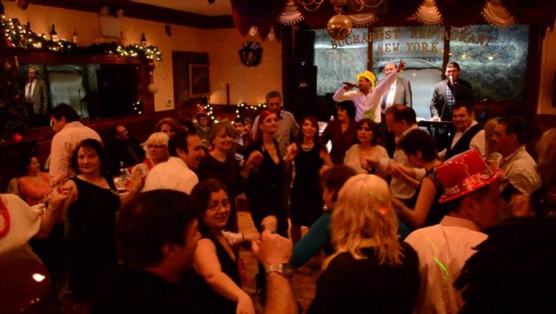 EXCLUSIV! Românii din New York au sărbătorit Revelionul pe stil vechi