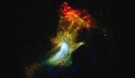 E o minune! Un telescop NASA a surprins "mâna lui Dumnezeu"!