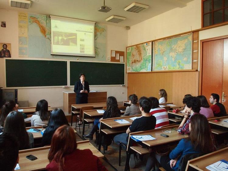 VIDEO! Șmecherie de profesor! Elevii sunt amenințați &icirc;n sălile de clasă