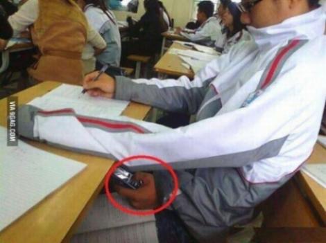 Aceasta este cea mai bună metoda de COPIAT la examene!