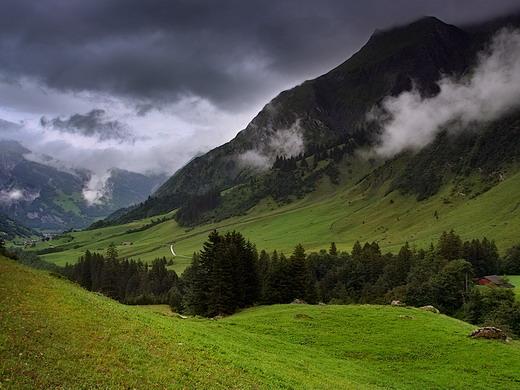 Temperaturile primăvăratice le-au stricat socotelile turiştilor şi hotelierilor