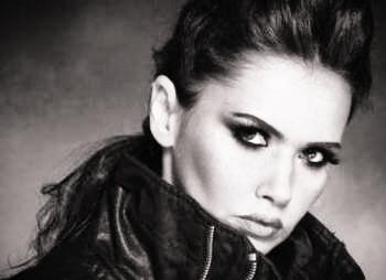 Decizie incredibilă a Oanei Zăvoranu: A lăsat vrăjitoarele şi a pornit pe calea către Dumnezeu!