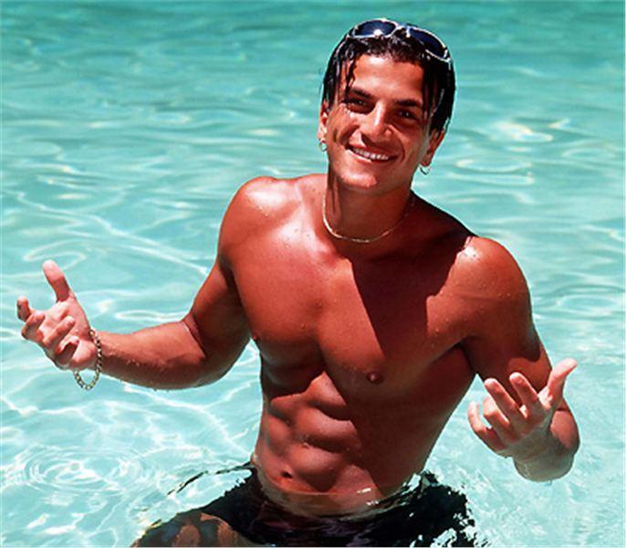 Exclusiv! O rom&acirc;ncă i-a sucit minţile lui Peter Andre! Cine e "Mysterious Girl"?!