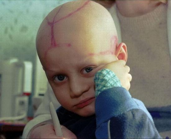 Rom&acirc;nii pot afla dacă sunt predispuşi la cancer printr-o simplă analiză. Unde se poate face testul şi c&acirc;t costă
