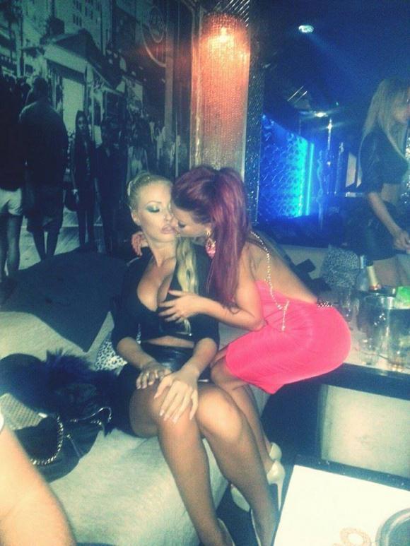 "Păcătoasele" fac show! Fii cu ochii pe cele mai sexy asistente și pe Antena Stars!