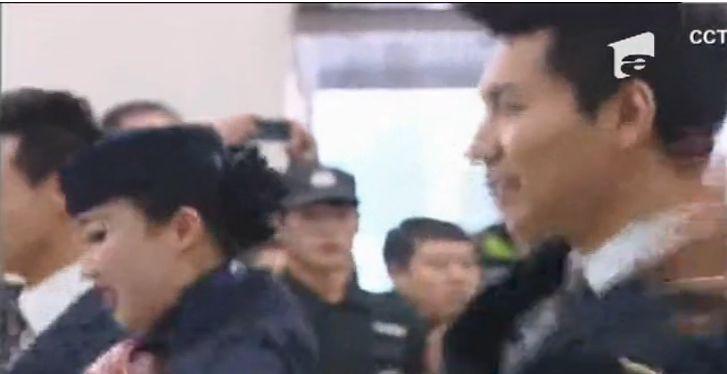 N-ai crede că e real! Stewardesele au dansat pe aeroporturile din China