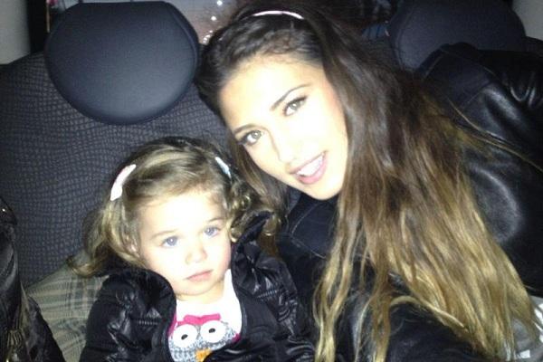 Bucurie şi tristeţe la un loc! Antonia a reuşit să-şi str&acirc;ngă &icirc;n braţe fiica doar &icirc;n prezenţa bodyguarzilor