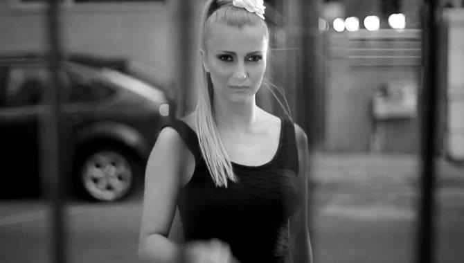 Lora, &icirc;ntristată de accidentul aviatic din Apuseni: "Mi se rupe inima"