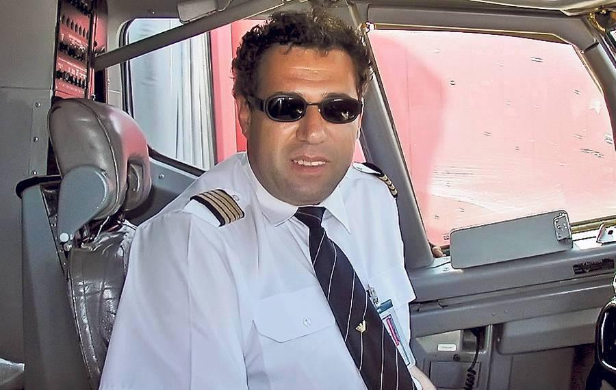 "Aviatorii nu mor niciodată, ei doar pleacă şi nu se mai &icirc;ntorc": Adrian Iovan s-a stins &icirc;ncerc&acirc;nd să salveze vieţile celor şase oameni