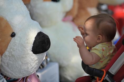 Are doar doi ani, dar cântă mai bine decât marile staruri!