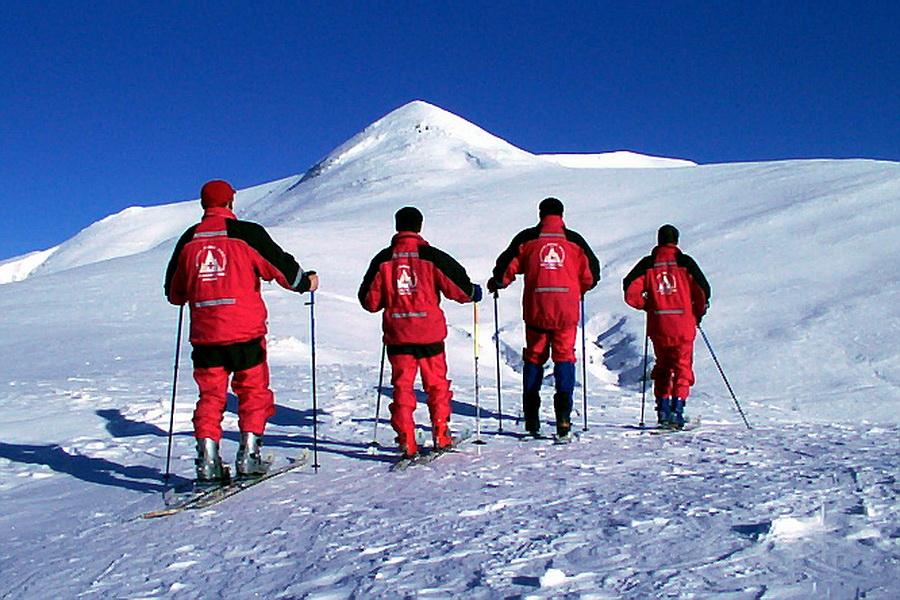 Se &icirc;nt&acirc;mplă &icirc;n 2013. La două ore după primul apel al victimelor echipele de salvare nu reperaseră locul accidentului