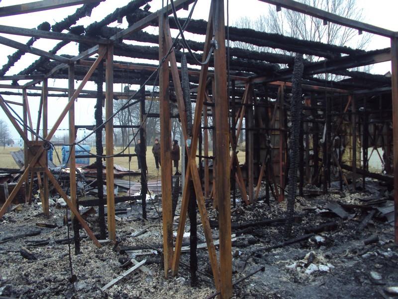 SPECIAL! O şcoală arsă din temelii şi nicio soluţie