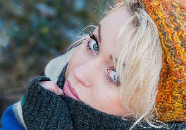 Ce bine le stă! Misha şi Connect-R, cu fetiţa &icirc;n braţe ca o adevărată familie