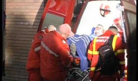 Medicii răniţi în accidentul aviatic rămân internaţi