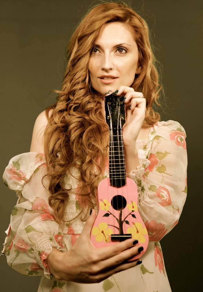 SPECIAL! Rom&acirc;nca celebră &icirc;n Italia, IAMAlina, a devenit ambasadorul campaniei "Mama te iubeşte"