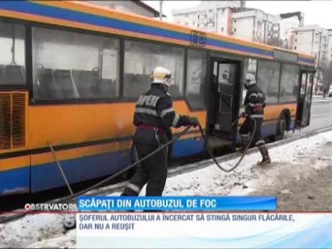 Călătorii care au sfidat moartea! Autobuz în flăcări, la Iași!