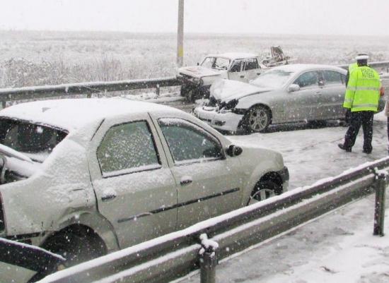 20 de mașini s-au bușit pe Autostrada Soarelui