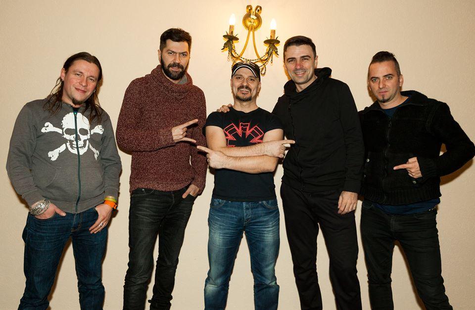 Membrii trupei Vunk, blocaţi &icirc;n nămeţi