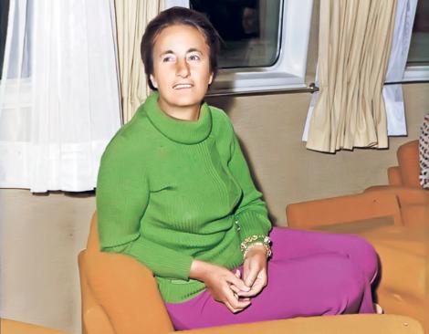 Detalii picante ţinute în mare secret! Tovarăşa Elena Ceauşescu îşi spiona colegii de partid... în dormitor!