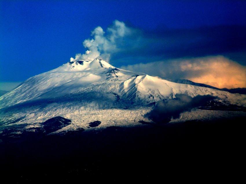 Vulcanul Etna a erupt din nou