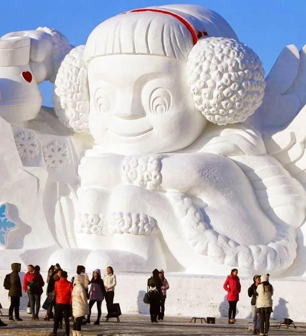 Foarte tare! Zăpada a fost prilej de bucurie pentru mai mulţi artişti care au făcut opere de artă