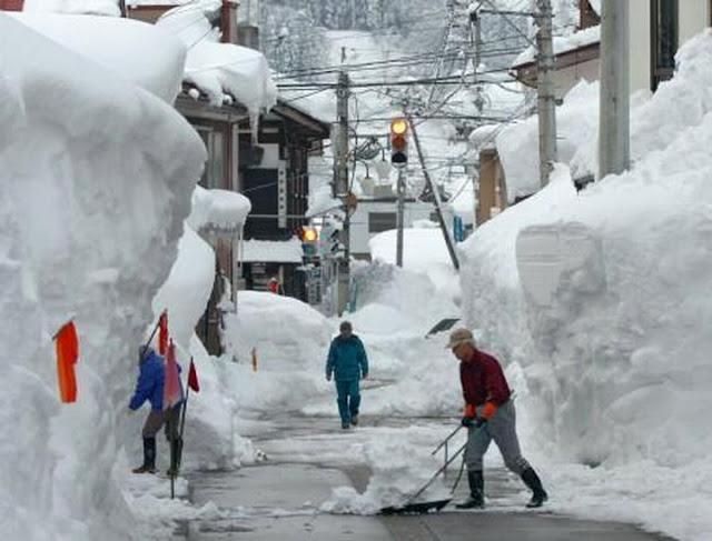 Iarna nu-i ca vara şi nici iarna lor nu-i ca a noastră! Bine că nu suntem &icirc;n Japonia