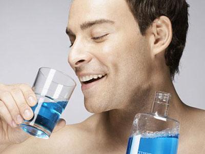 Apa de gură, un pericol real! Ce au descoperit cercetătorii o să te &icirc;ngrozească