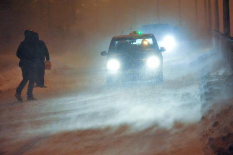 Convoi salvator, blocat în zăpadă, în județul Brăila!