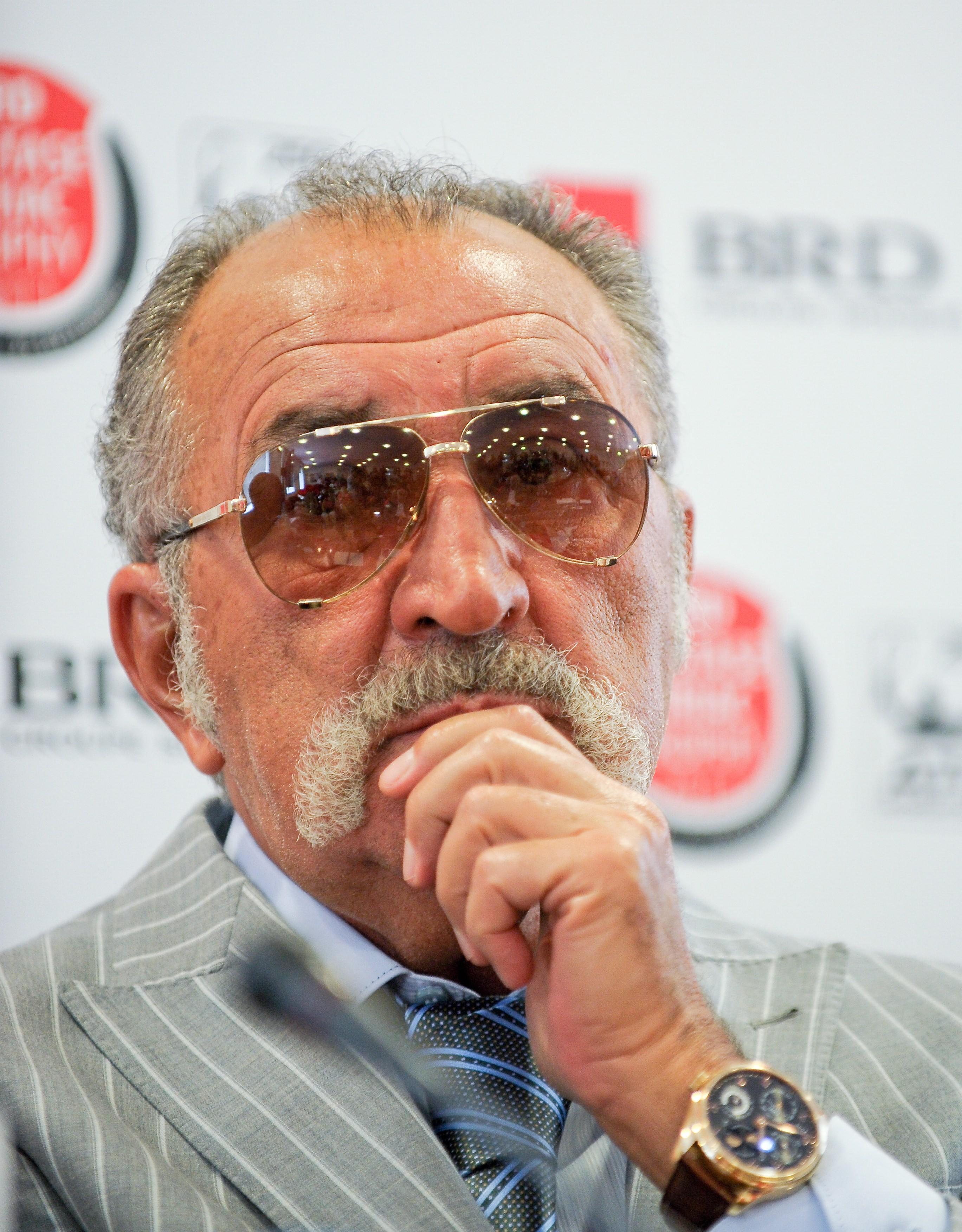 Ion Țiriac donează un avion pentru misiuni umanitare