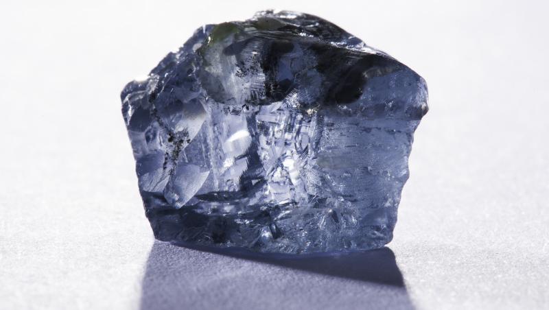 FOTO! Diamantul albastru, piatra extrem de rară, de milioane de euro