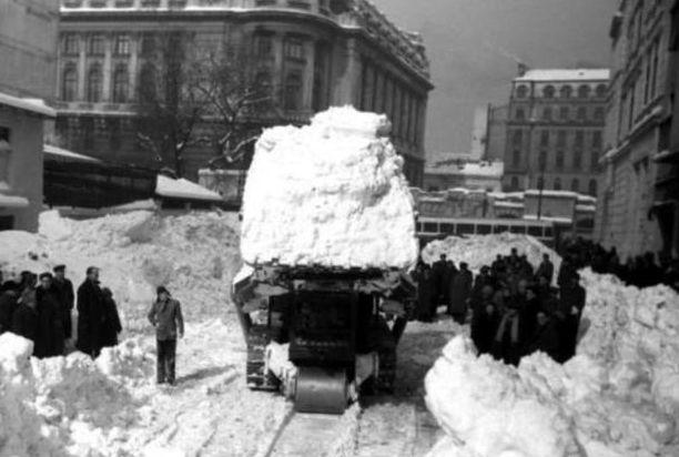 Imagini de colecţie! 1969, iarna: TVR vorbea de bucuria deszăpezirii