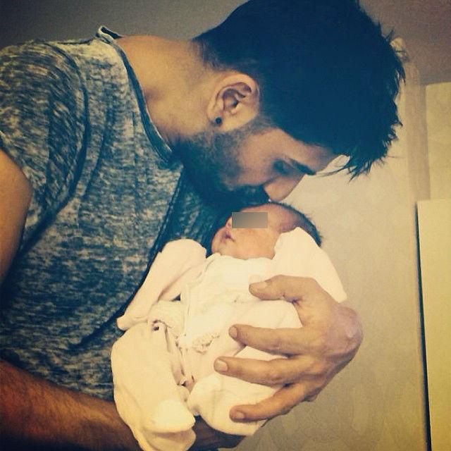 Părinții lui Connect-R și-au luat liber de c&acirc;nd au devenit bunici